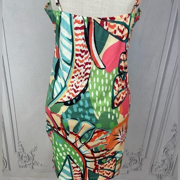 Tropical Print Mini Dress - Picture 8 of 11
